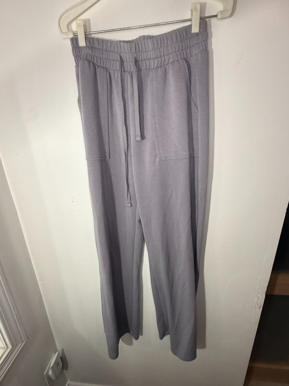 RAE MODE Lounge Pants Size M Gray Drawstring Elastic Waist Pockets Soft